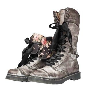 Dr. Doc Martins Triumph boots gray 6
